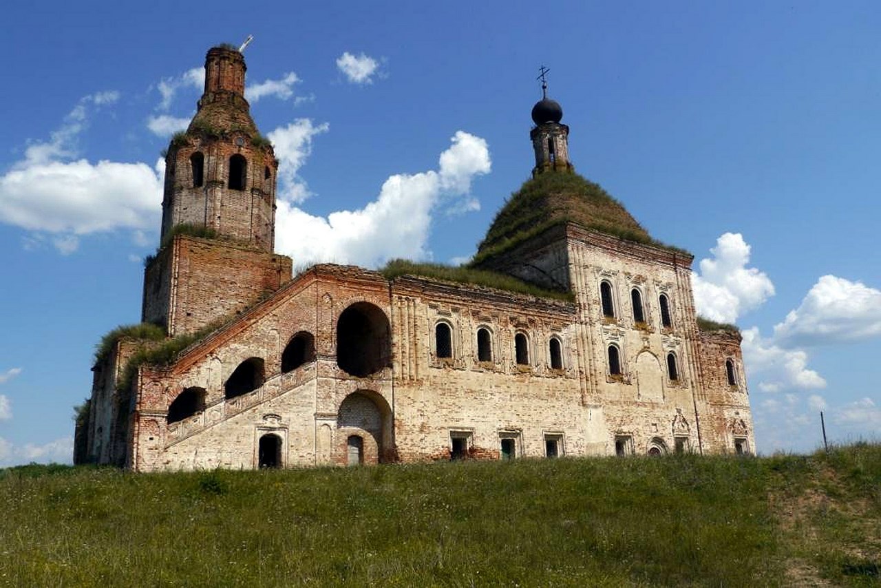 Церковь Успения села Боровенск. 1752-66. Калуж. обл. Фот. Е. Шорбан