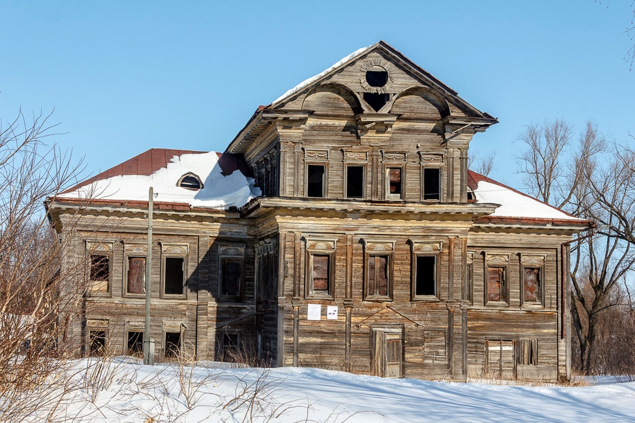 Усадьбе купца Бакирова в селе Большой Менгер