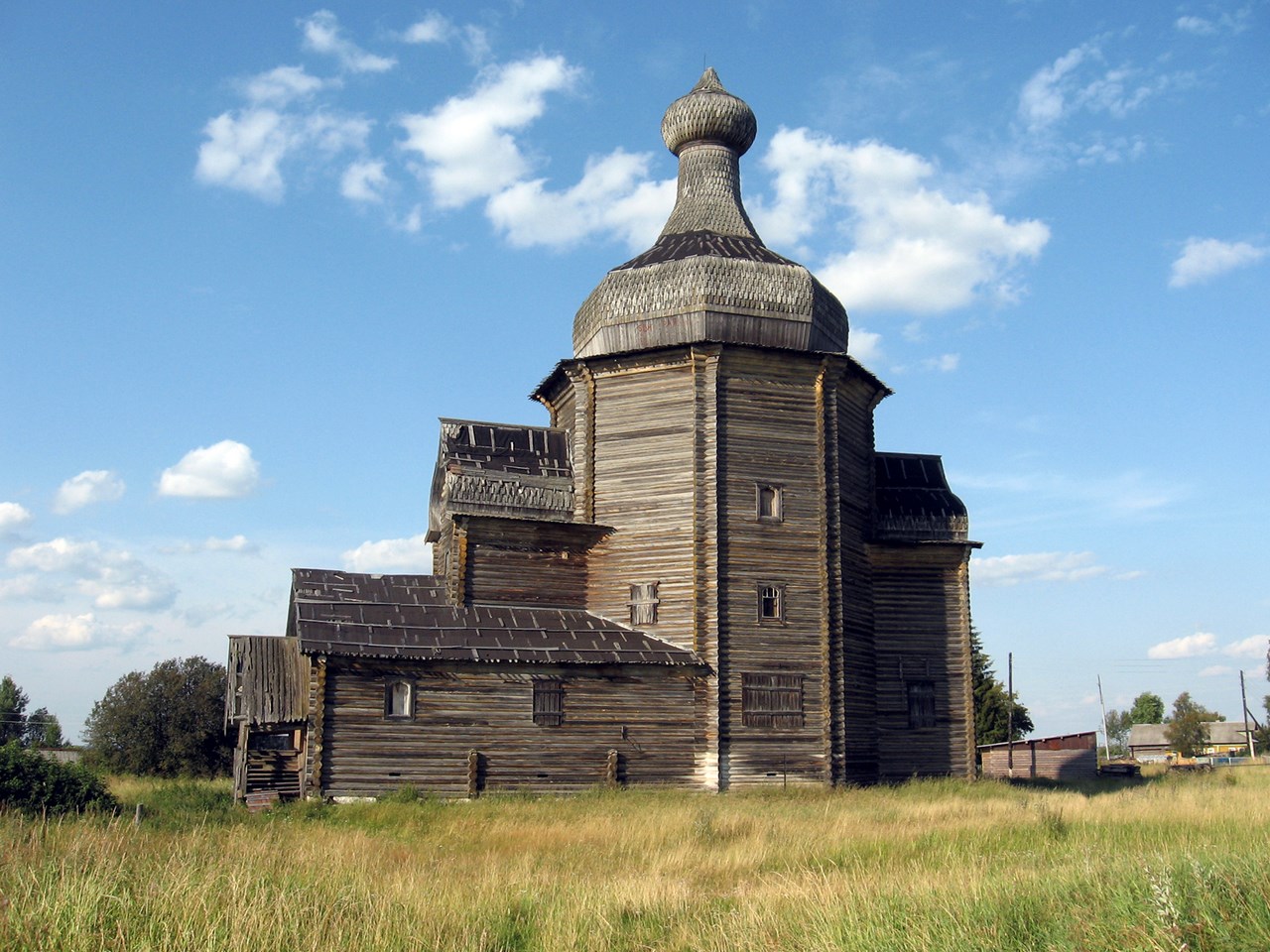 Церковь в деревне Никифорово под Вельском нуждается в срочной реставрации