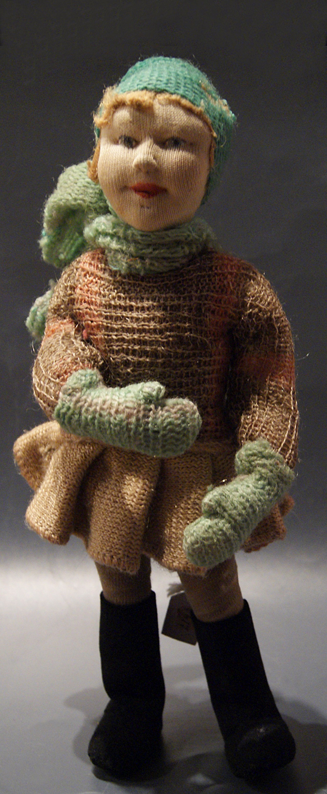 Девочка в спортивном костюме. Артель «Все для ребенка». С выставки 1932 года