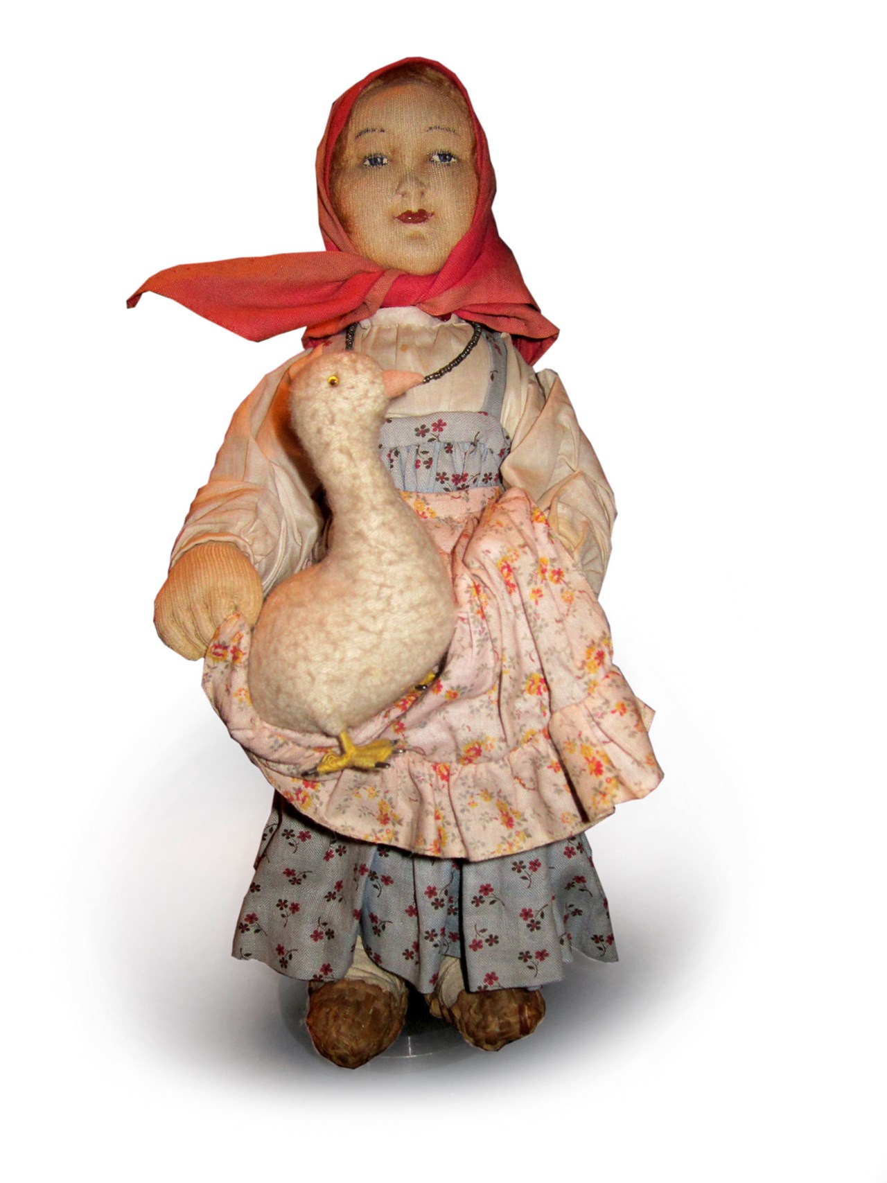 Девочка-крестьянка. Артель «Все для ребенка». С выставки 1932 года