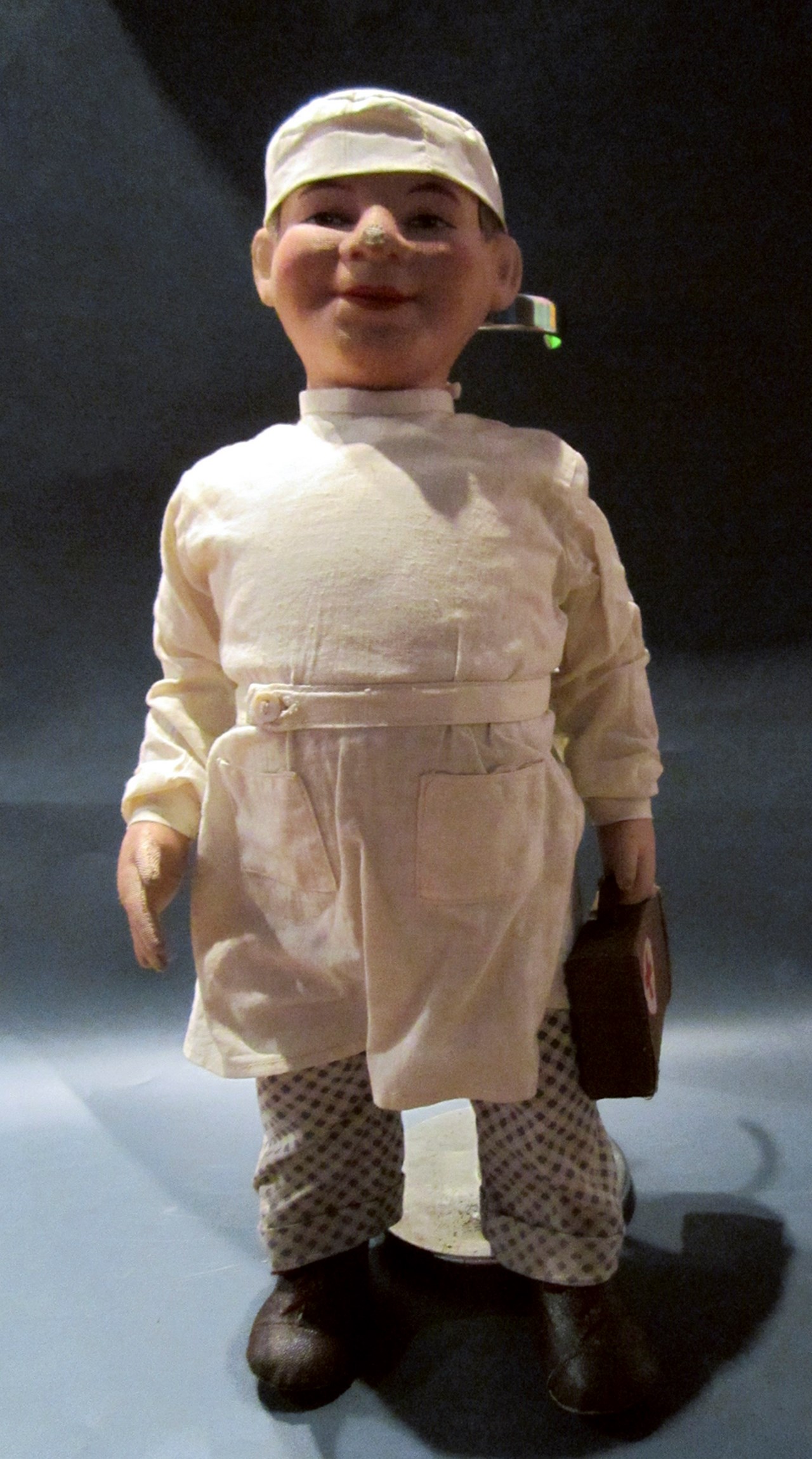 Доктор Айболит. Всекохудожник. 1939 год