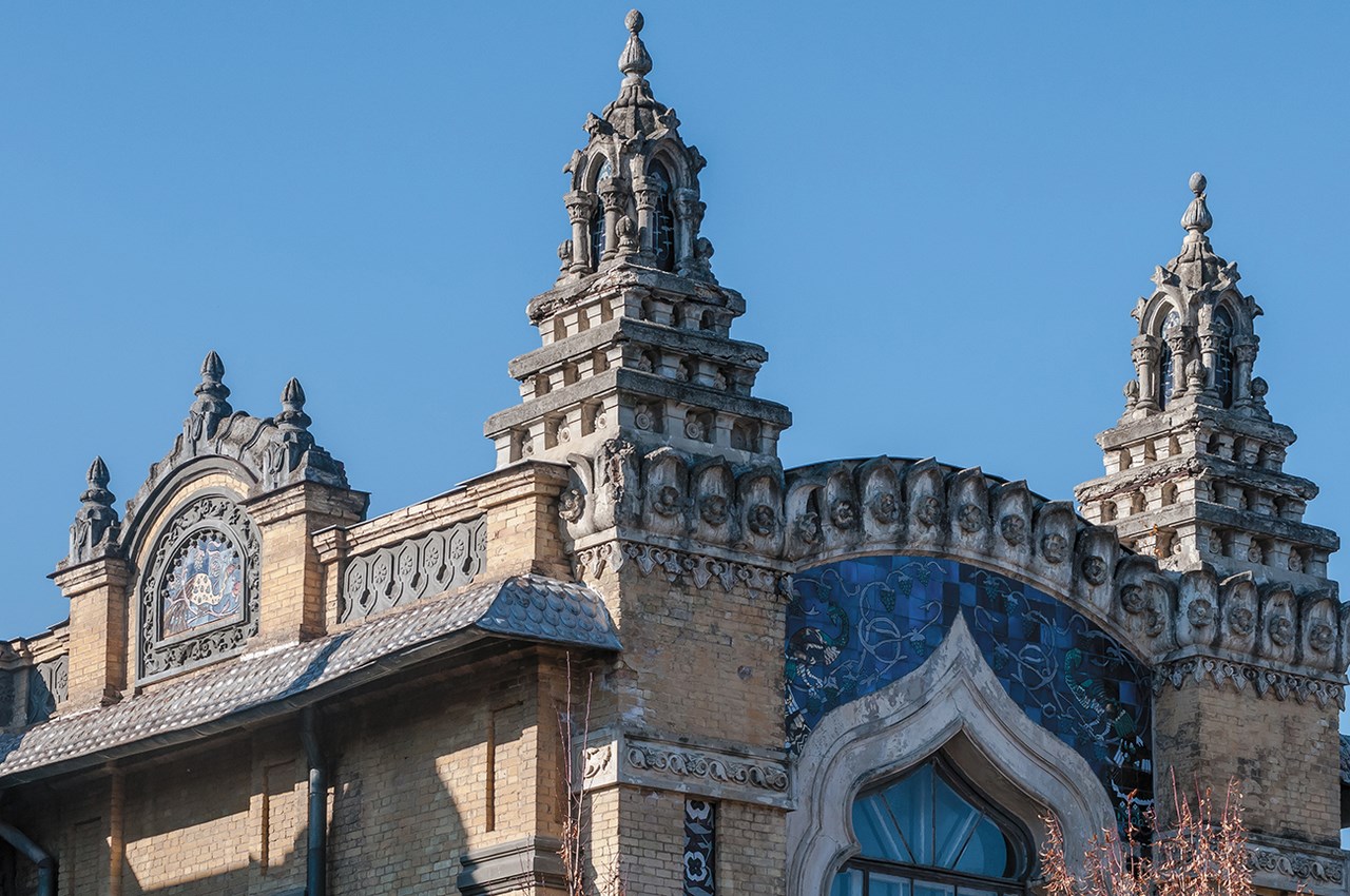 Те самые башни, с которых снимаются детали для реставрации 