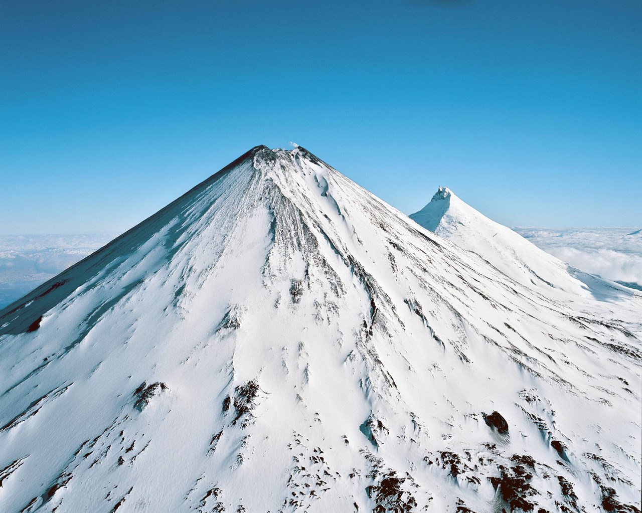 Ключевская Сопка, диаметр кратера - 1250м, глубина – 340м