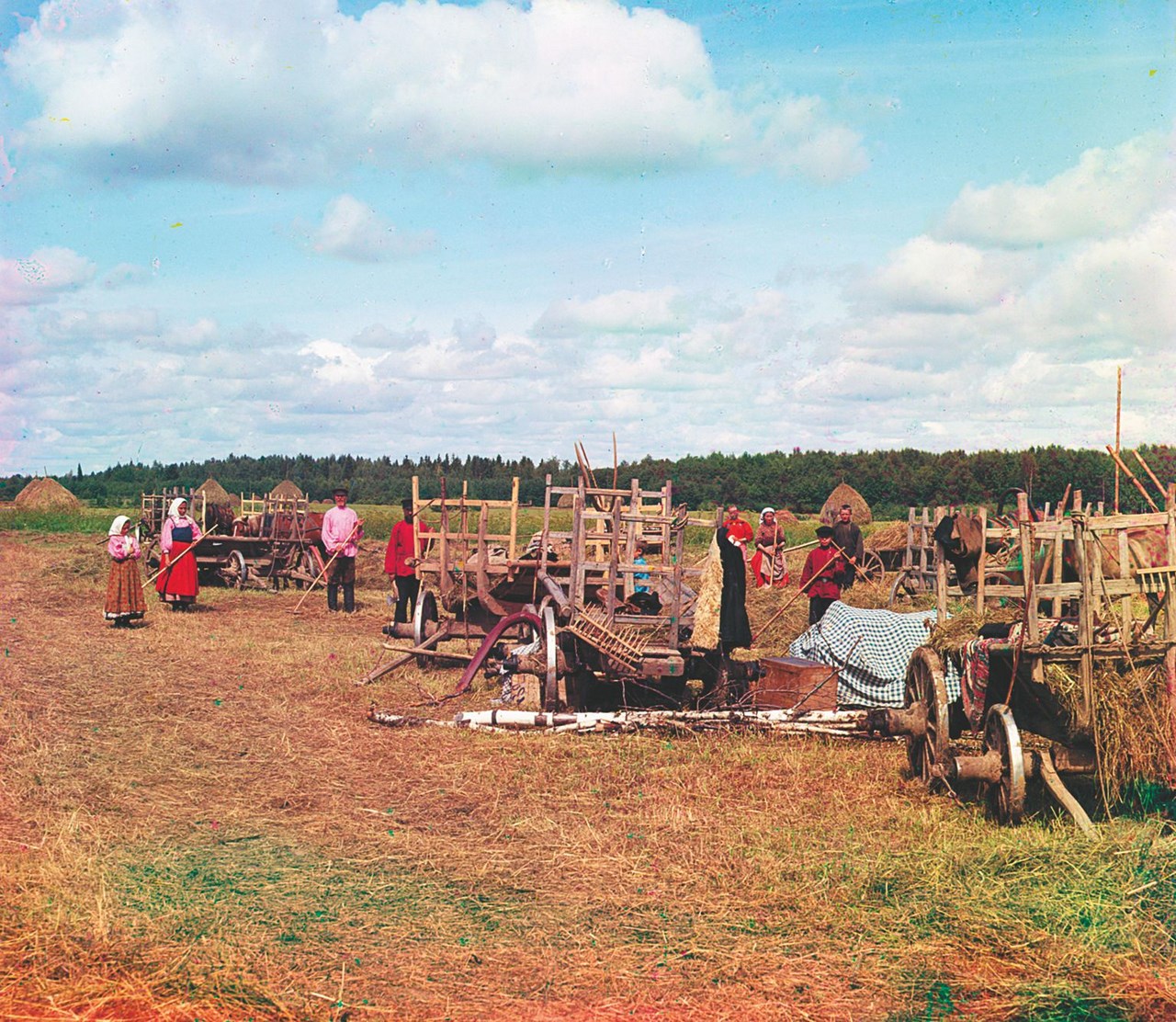С. М. Прокудин-Горский. На сенокосе около привала. Вологодская губерния, 1909 г.