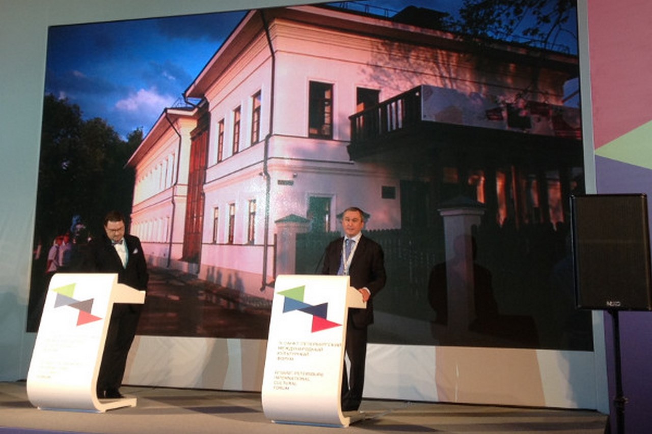 Премия за Здание женского училища