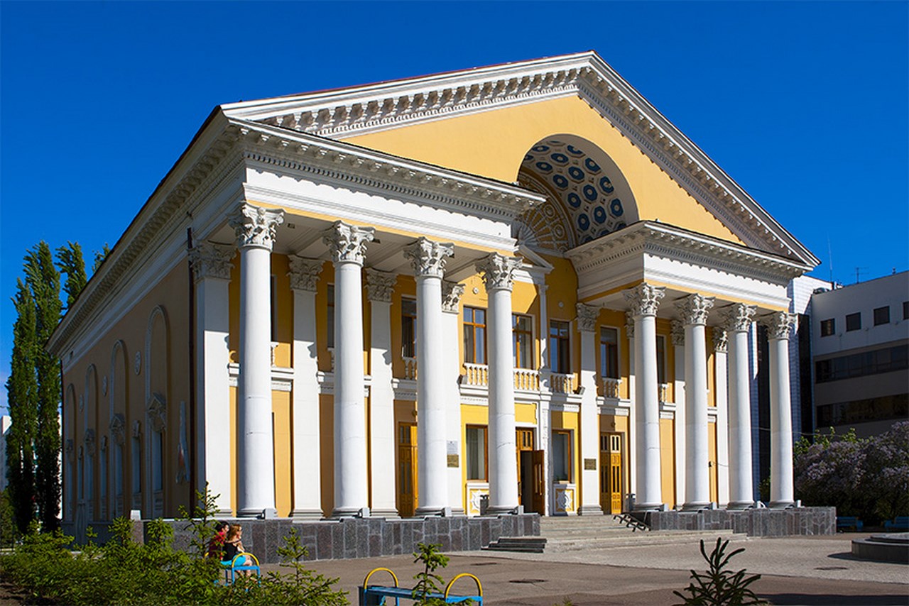 Кинотеатр «Родина» в Уфе. Архитектор С.И. Якшин.