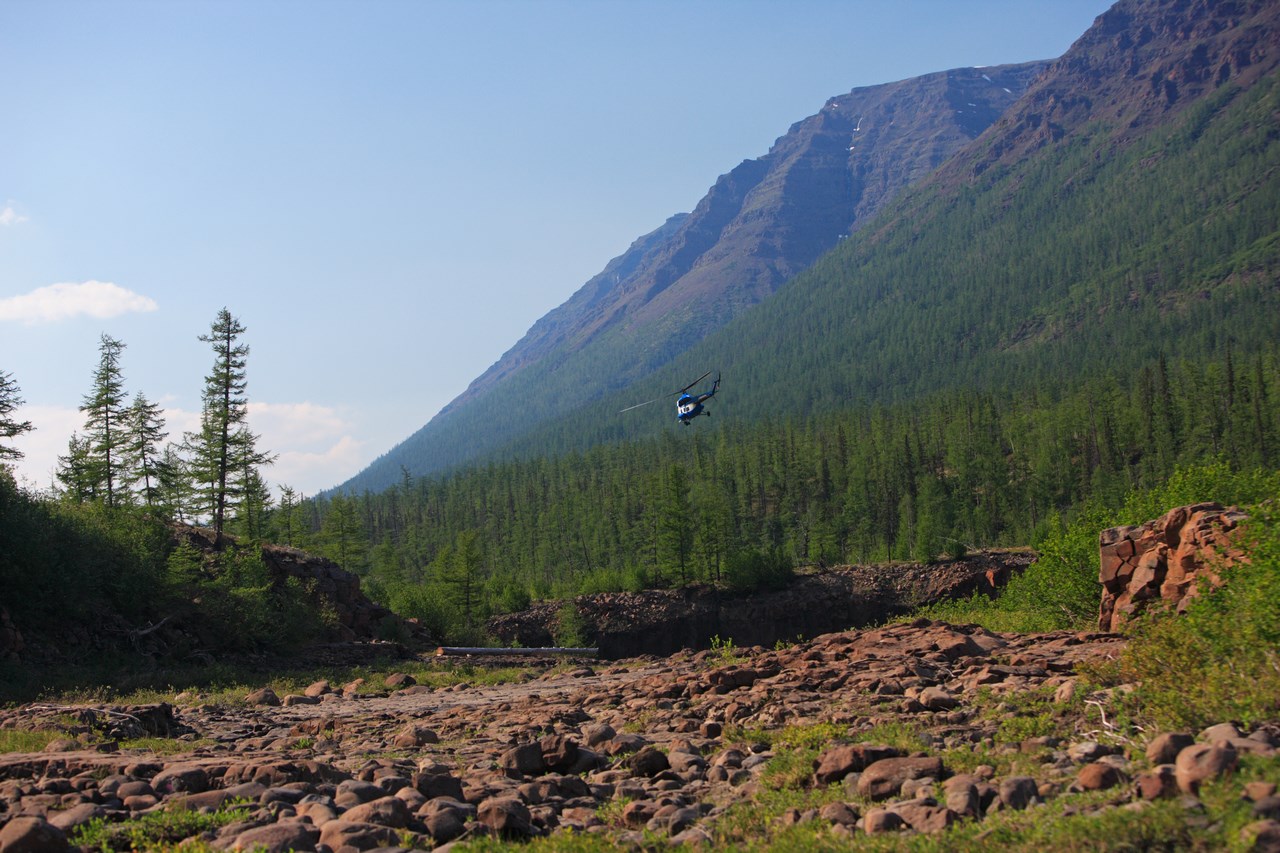 Река Иркинда в долине плато Путорана, Таймыр